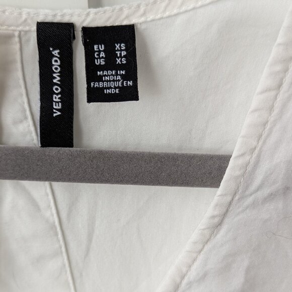 Vero Moda Cropped White Lace Top NWOT - Picture 4 of 5